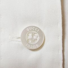 %GUCCI(グッチ) さすがのシルエット。隅々まで繊細に計算され尽くした美しいブラウス、いかがでしょうか？の画像