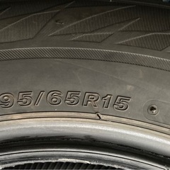 BRIDGESTONE 195/65R15 22年製　スタッドレスタイヤの画像