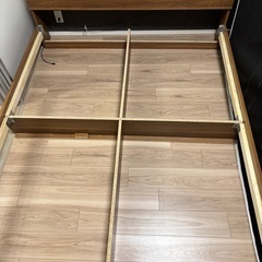 Monterey クイーンサイズベッドフレーム＆マットレスの画像