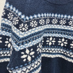 130cm ユニクロ　スフレヤーンセーターの画像