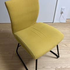 丸テーブル、椅子の画像