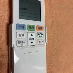 東芝エアコンのリモコンの画像