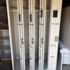☆4人用ロッカー　幅90cm 奥51.5cm 高179cm プラスの画像