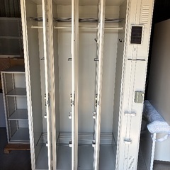 ☆4人用ロッカー　幅90cm 奥51.5cm 高179cm プラスの画像