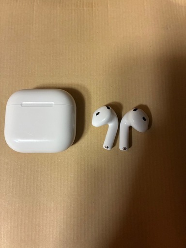 Airpods 4 アクティブノイズキャンセリング搭載