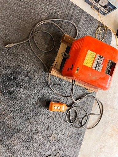 ママキタ　電動　ウインチ　100V