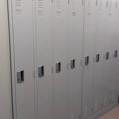 ☆4人用ロッカー　幅90cm 奥51.5cm 高179cm プラスの画像