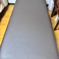 【急募】エステベッド　手動昇降の画像