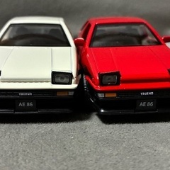  トヨタ スプリンター トレノAE86 白&赤 2台セットの画像