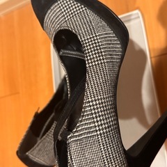 ダイアナのストラップ付きヒールの画像