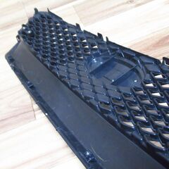 SUBARU スバル WRX STI VAB 前期 A型 純正 フロントグリル ラジエーターグリル 91121-VA000(010/030/040) 93013VA070 STIエンブレムの画像