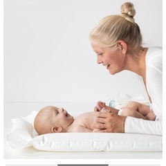 IKEA 
SKOTSAM ショートサム ベビーケアマット、ホワイト、53x80x2 cmの画像