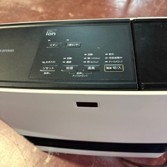 アイリスオーヤマ 加湿セラミックファンヒーター KJKC125D1-W（人感センサー／加湿付き）の画像