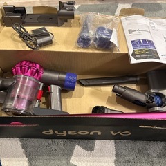Dyson V6（2019年頃購入）★動作しますが短時間で停止／付属品一式ありの画像