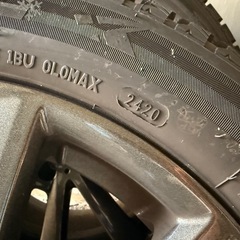 スタッドレスタイヤTourador 225/50R17 ダークグレー 10スポークホイールセットの画像