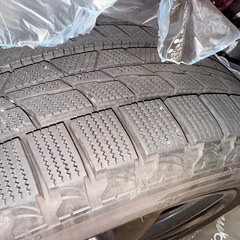 スタッドレスタイヤTourador 225/50R17 ダークグレー 10スポークホイールセットの画像