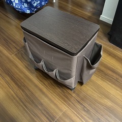 サイドテーブル、リモコンラックの画像