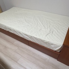 シングルベッド・マットレス 収納付き 木 ウッド 茶色の画像