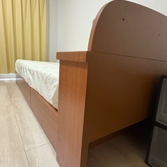 シングルベッド・マットレス 収納付き 木 ウッド 茶色の画像