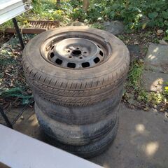 タイヤ　ホイル付　防草シートの重し　重り　バリケード　素材　等にいかがでしょうか？の画像