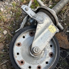 ローリング足場用ジャッキ付キャスター　2本セットの画像