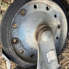 ローリング足場用ジャッキ付キャスター　2本セットの画像