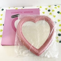 【新品未使用品】化粧鏡 ハート型 折りたたみ式 卓上化粧鏡 スタンド付き 卓上鏡 スタンド付き ウォールミラー 吊り下げ用 飾り鏡 手持ち鏡 化粧鏡 バニティミラー ギフトミラー Litt (ピンク)の画像