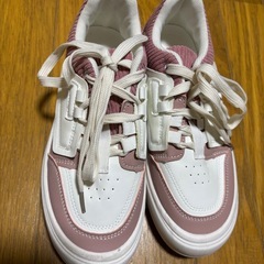 スニーカー 24cmの画像