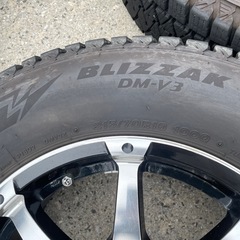 スタッドレス　BRIDGESTONE　BLIZZAK DM-V3 mkw 215/70r16  デリカ の画像