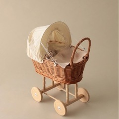 以前、パンパンチュチュ で購入した人形用ベビーカーの画像