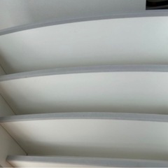 クッション付き絵本棚の画像