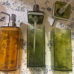 【お話中】ニトリ 風呂イス・洗面器・ソープボトル セット  の画像