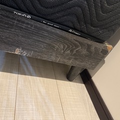 ベットフレームとマットレスの画像