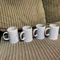 中くらいのサイズのマグカップ 4個の画像