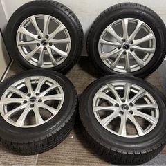 215/ 60/r17スタッドレスタイヤ4本セットの画像