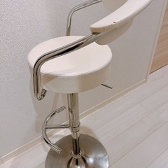 ニトリ カウンターチェア ビンテージ 昇降式 高さ調節 回転 ハイチェアの画像