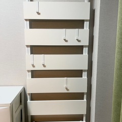 譲渡先決【美品】壁面収納　突っ張り　つっぱり　棚　パーテーションラックの画像