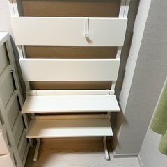 譲渡先決【美品】壁面収納　突っ張り　つっぱり　棚　パーテーションラックの画像