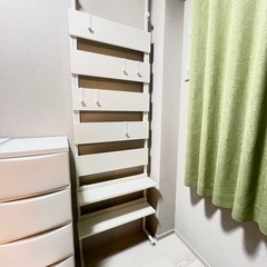 譲渡先決【美品】壁面収納　突っ張り　つっぱり　棚　パーテーションラックの画像