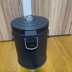 ゴミ箱の画像