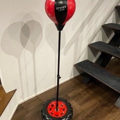 パンチングマシーンの画像