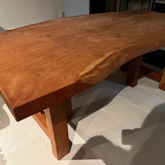 一枚板ダイニングテーブルの脚の画像
