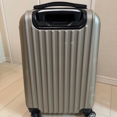 スーツケースの画像