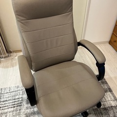 本革ワークチェア、フットレスト付きの画像