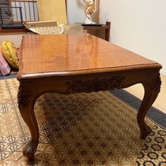 洒落たローテーブルの画像