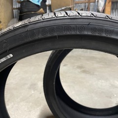 215/35R19  2本セットの画像