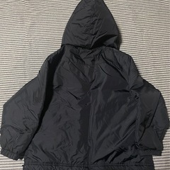 男児 UNIQLOリバーシブル ジャンパー 130の画像