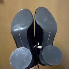 タグ付き未使用♡ZARAのビジュー付きブーツです☺️の画像