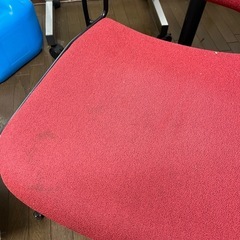 スタッキングチェアオフィス用椅子4脚セットの画像