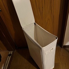 洗濯カゴの画像